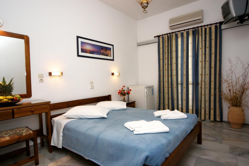 Anna Platanou Hotel Parikia  Room photo